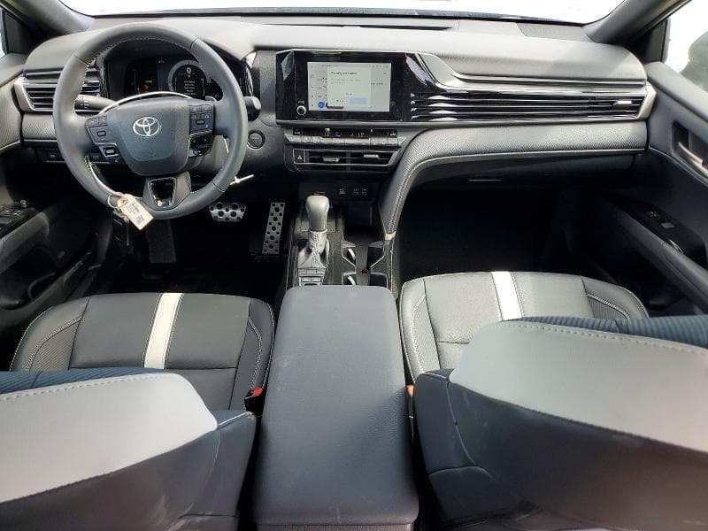 2025 TOYOTA CAMRY SE 8