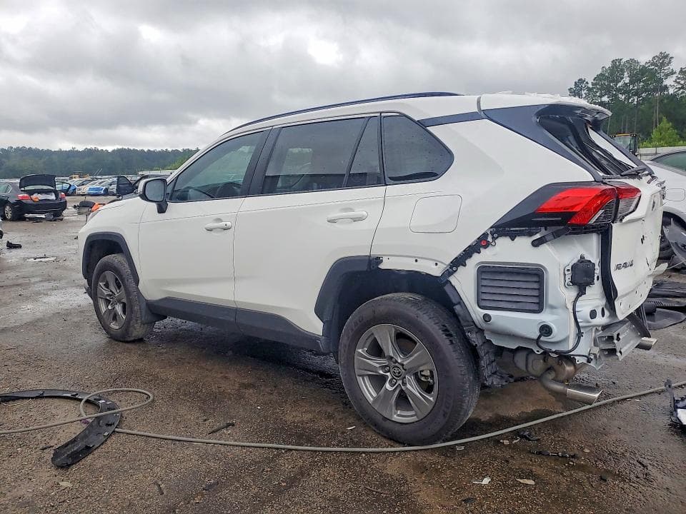 2024 TOYOTA RAV4 XLE XLE 3