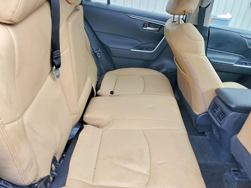 2024 TOYOTA RAV4 XLE XLE 12