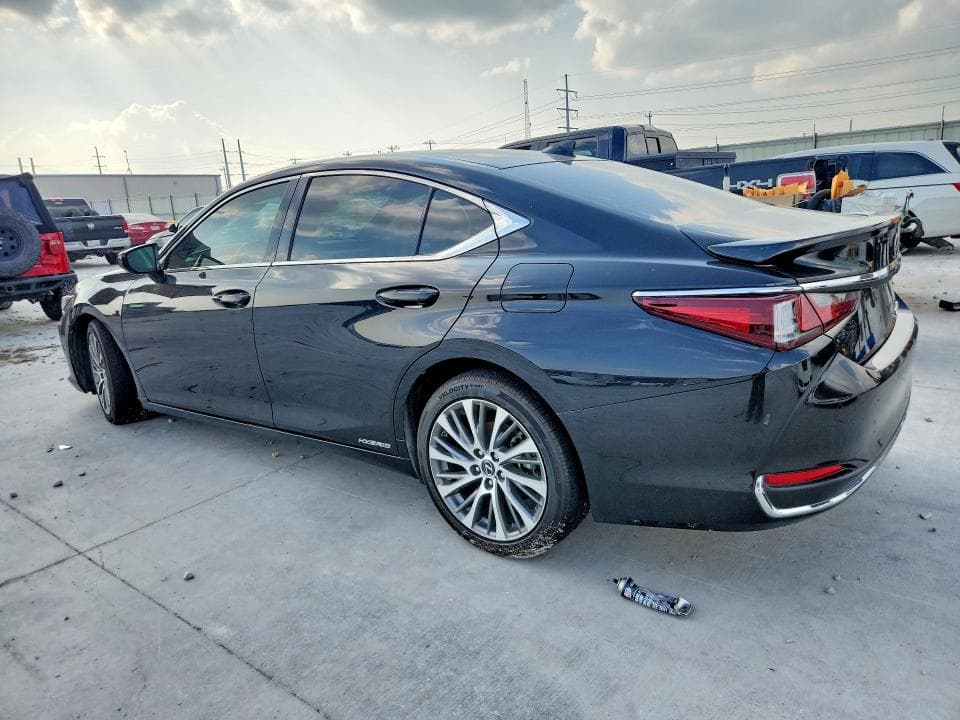 2021 LEXUS ES 300H 2