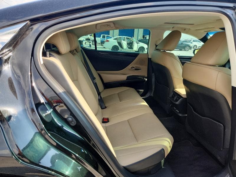 2021 LEXUS ES 300H 10