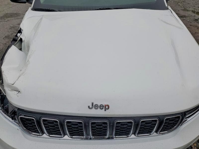 2023 JEEP GRAND CHEROKEE L LAREDO 12