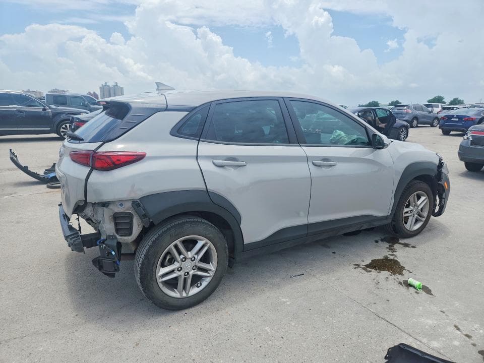 2023 HYUNDAI KONA SE 3