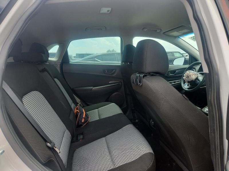 2023 HYUNDAI KONA SE 10