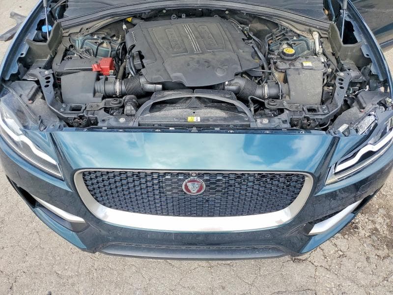 2018 JAGUAR F-PACE R - SPORT 12