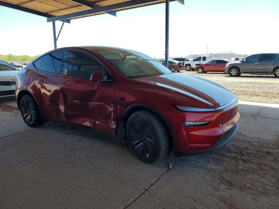 2026 TESLA MODEL Y 4