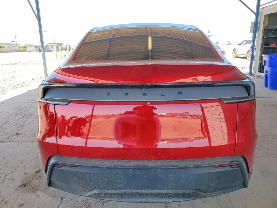 2026 TESLA MODEL Y 6
