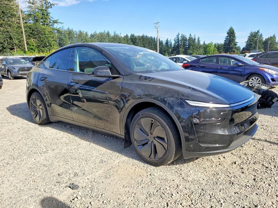 2026 TESLA MODEL Y 4