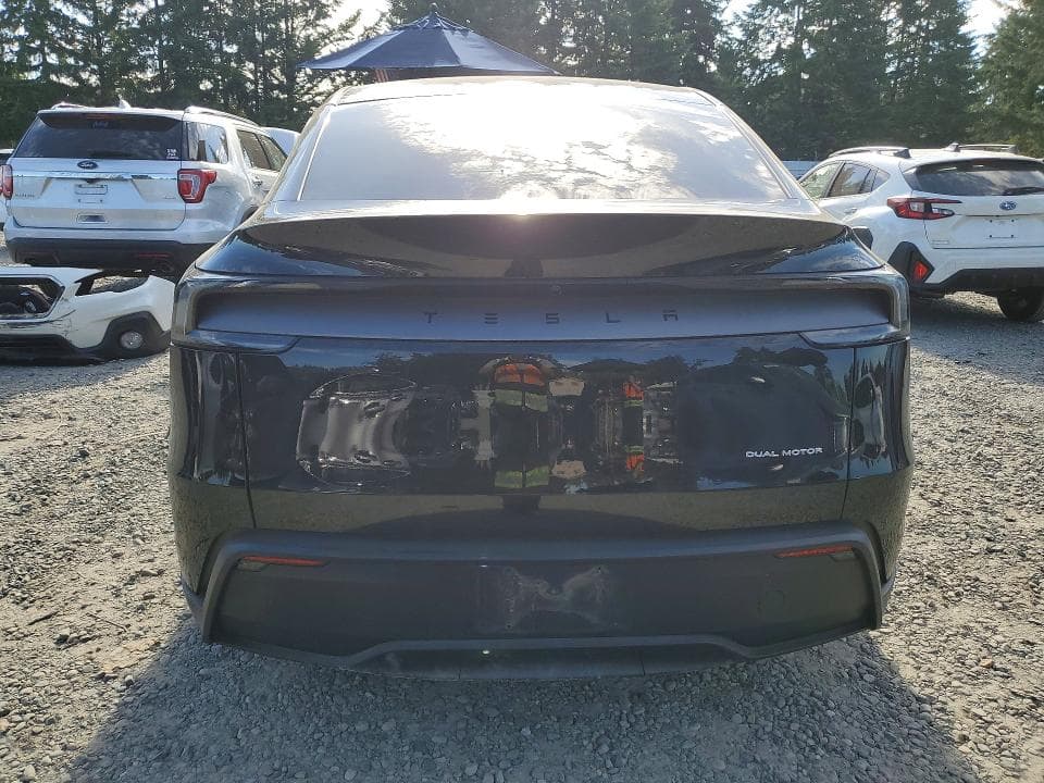 2026 TESLA MODEL Y 6