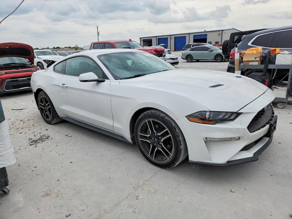 2020 FORD MUSTANG 4