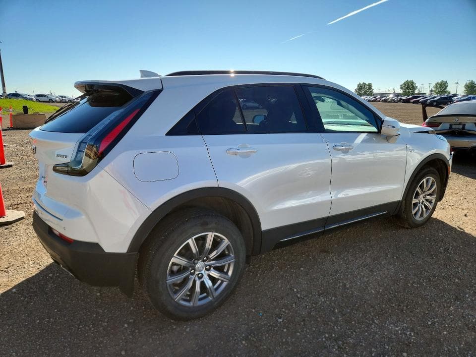 2023 CADILLAC XT4 3