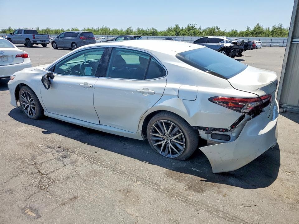 2024 TOYOTA CAMRY XLE 2