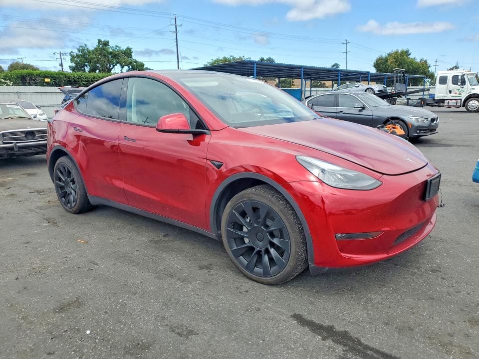 2024 TESLA MODEL Y 4