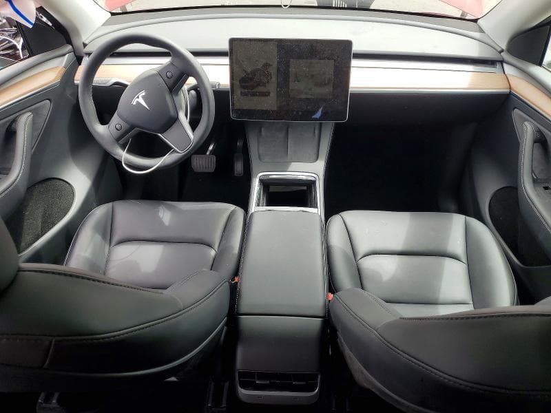 2024 TESLA MODEL Y 8