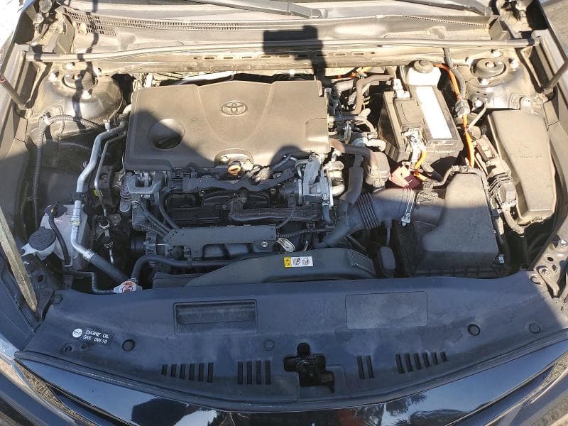 2020 TOYOTA CAMRY SE 11