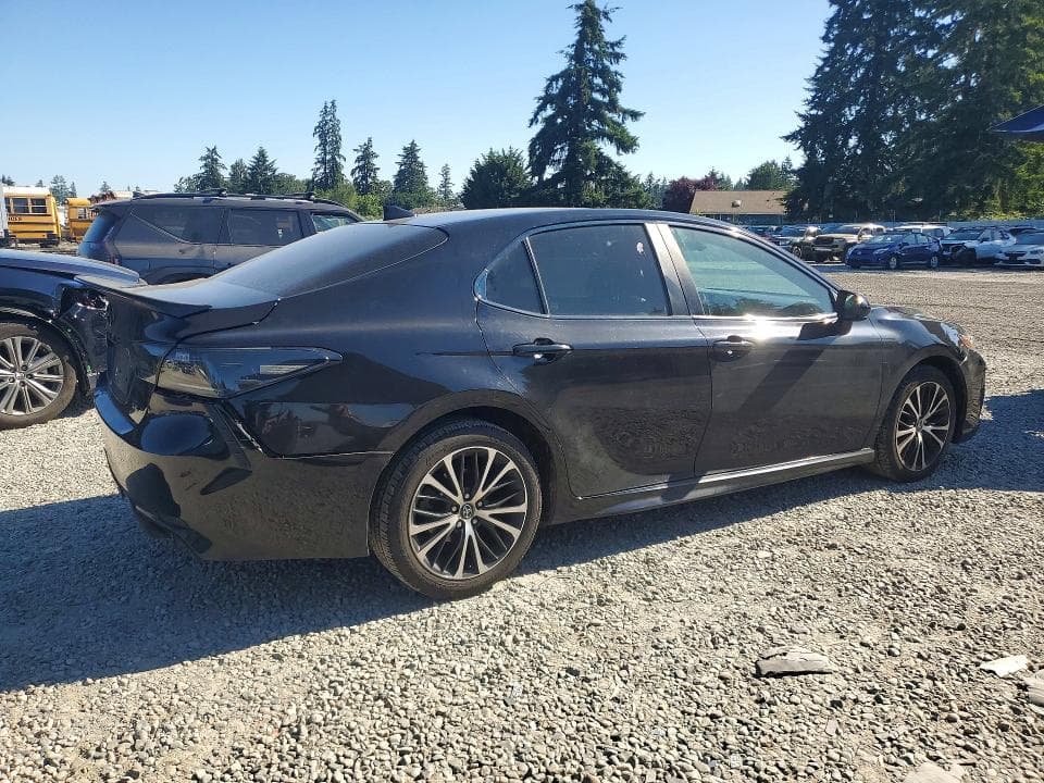 2020 TOYOTA CAMRY SE 3