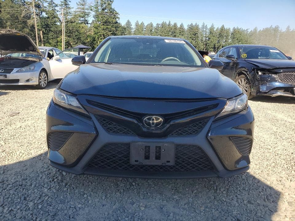 2020 TOYOTA CAMRY SE 5
