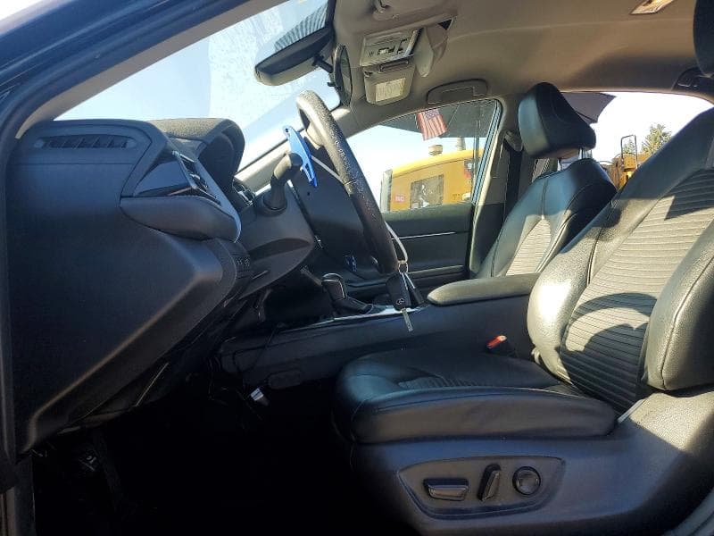 2020 TOYOTA CAMRY SE 7