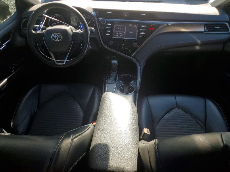 2020 TOYOTA CAMRY SE 8