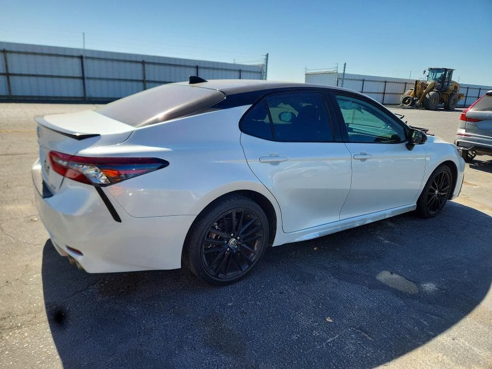 2023 TOYOTA CAMRY XSE 3
