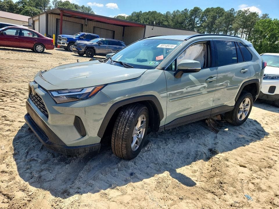 2022 TOYOTA RAV4 XLE - 1