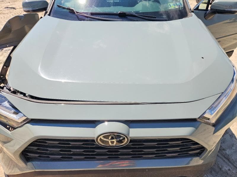 2022 TOYOTA RAV4 XLE 12