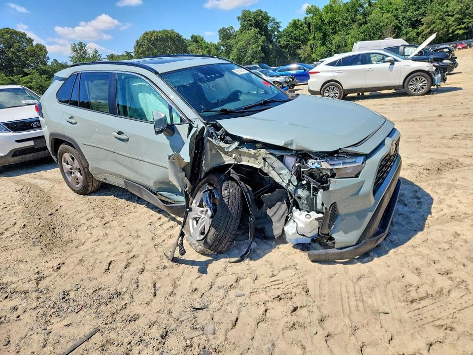 2022 TOYOTA RAV4 XLE 4