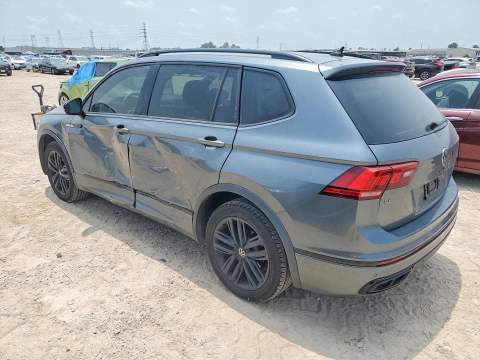 2022 VOLKSWAGEN TIGUAN SE R-LINE BLACK 2