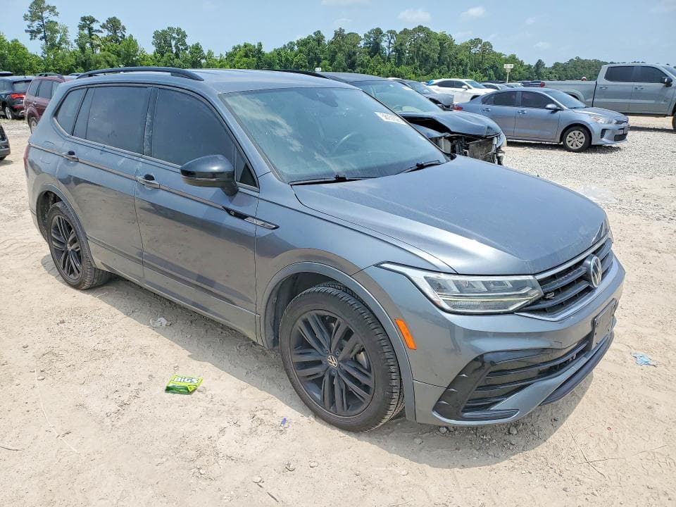 2022 VOLKSWAGEN TIGUAN SE R-LINE BLACK 4