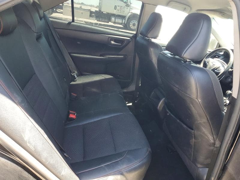 2017 TOYOTA CAMRY SE 10