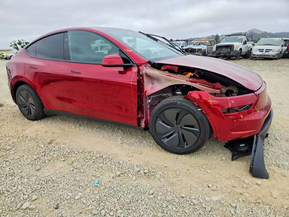 2026 TESLA MODEL Y 4