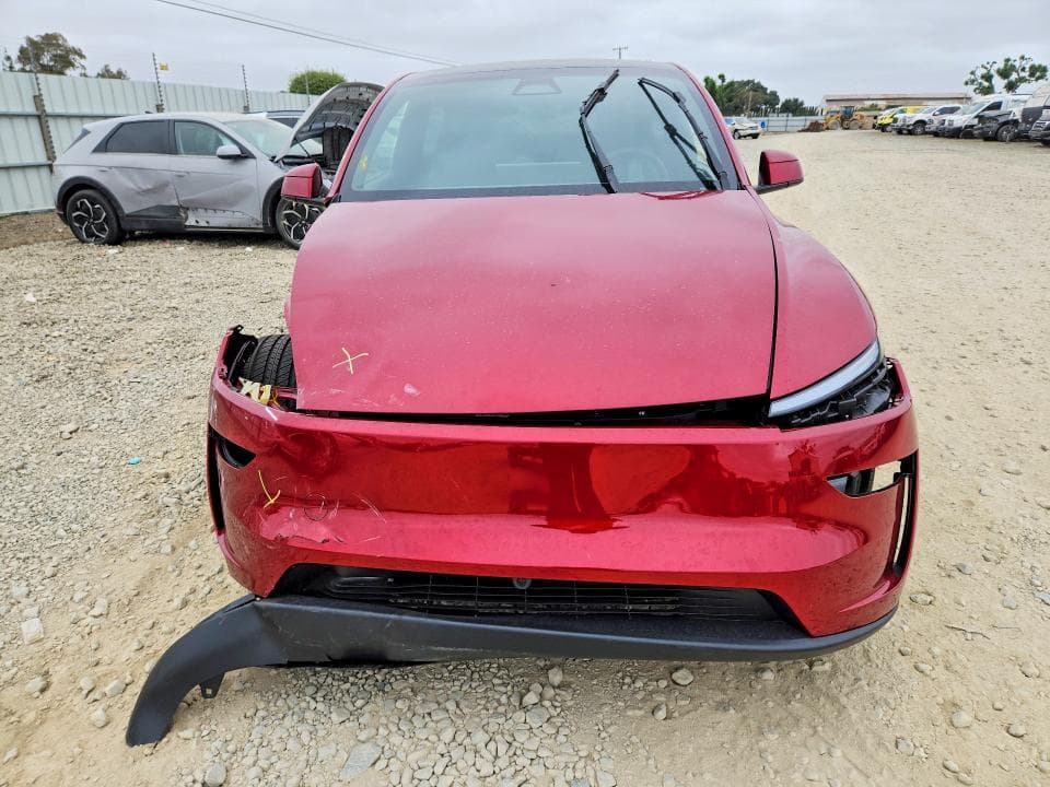 2026 TESLA MODEL Y 5