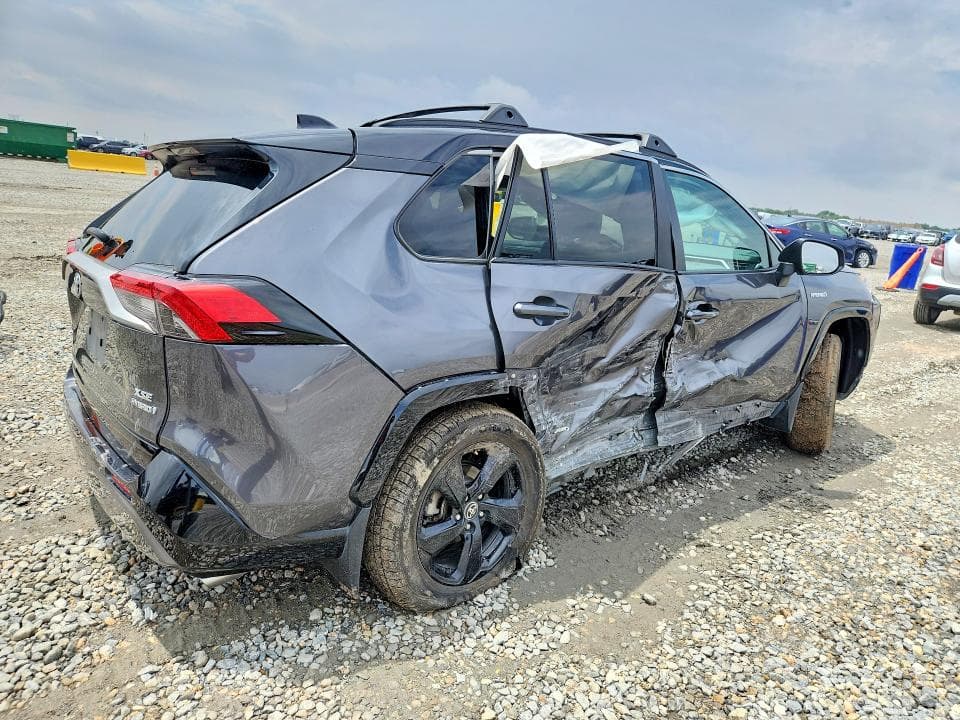 2021 TOYOTA RAV4 XSE 3
