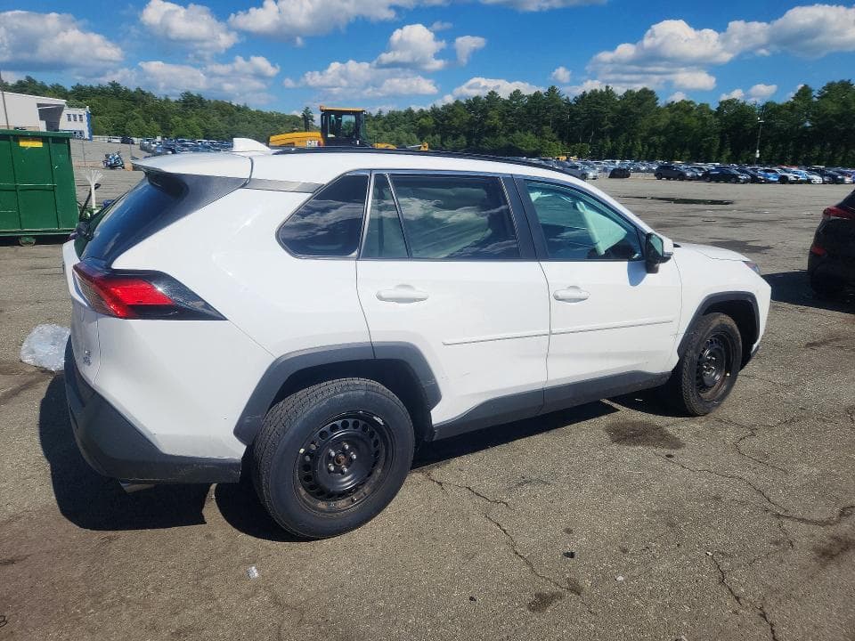 2021 TOYOTA RAV4 LE 3