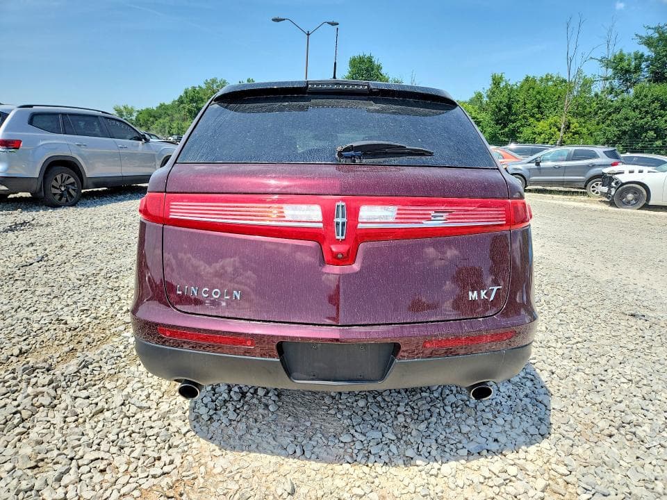 2018 LINCOLN MKT 6