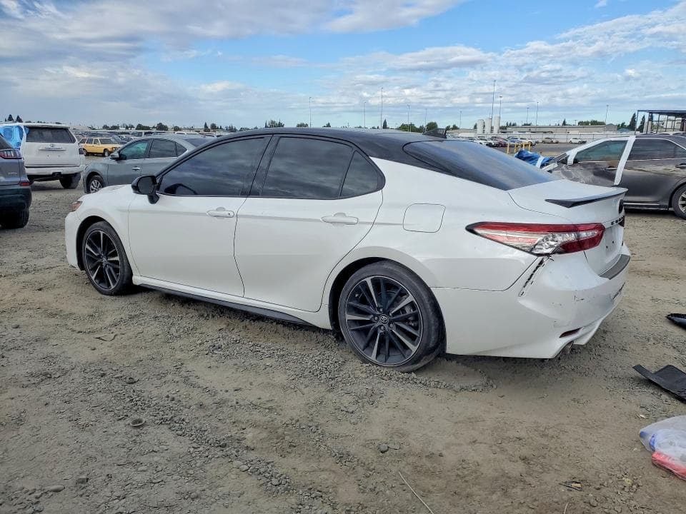 2019 TOYOTA CAMRY XSE 2