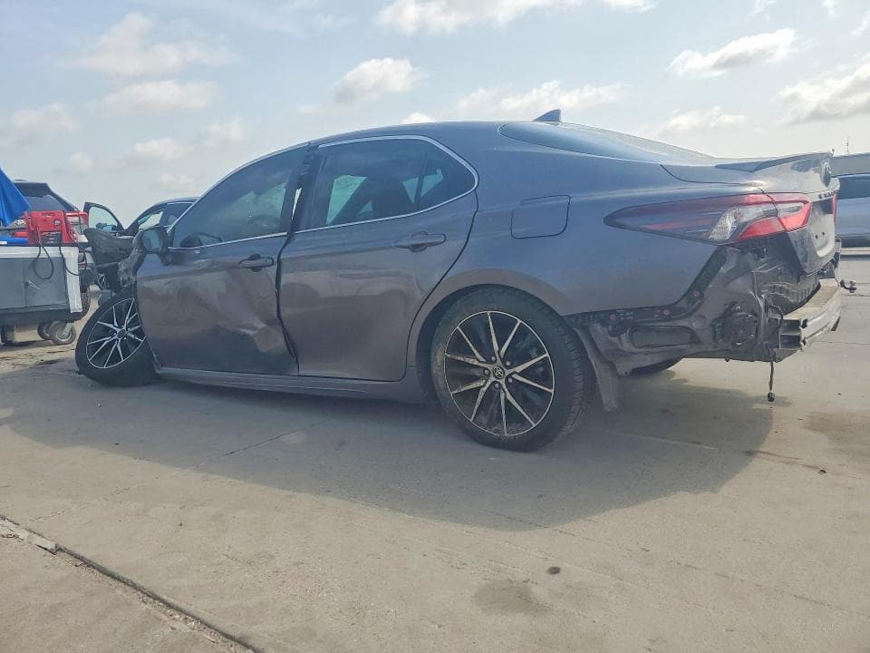 2023 TOYOTA CAMRY SE 2