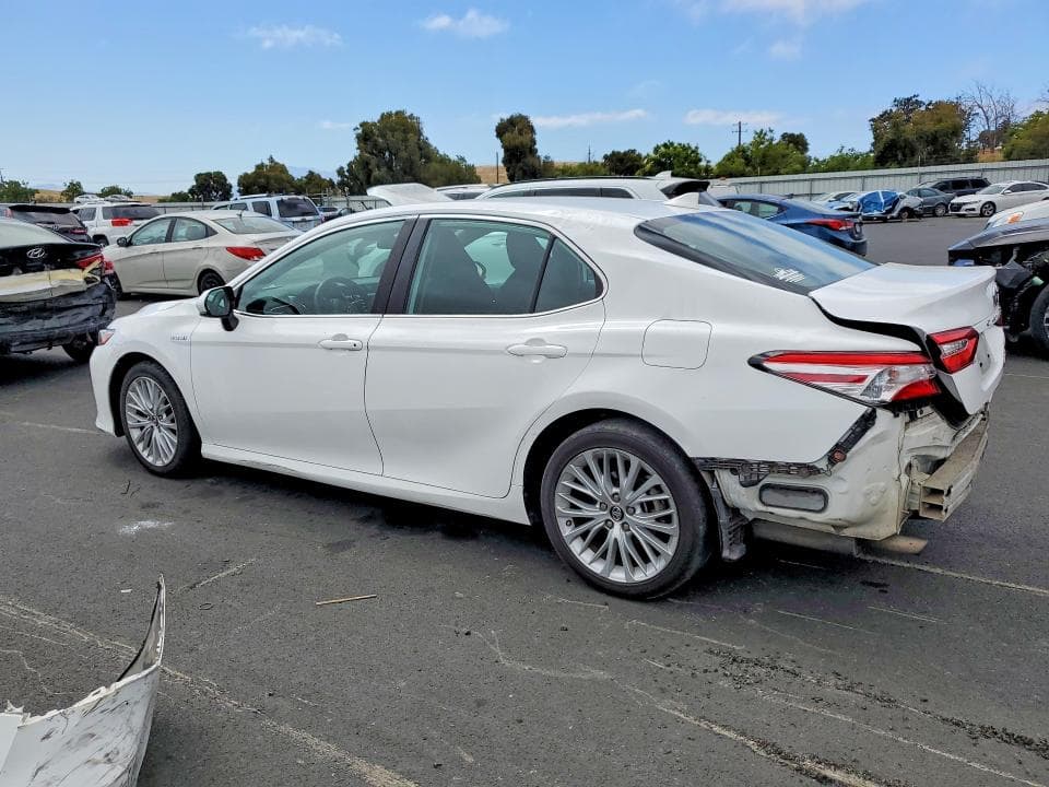 2020 TOYOTA CAMRY LE 2