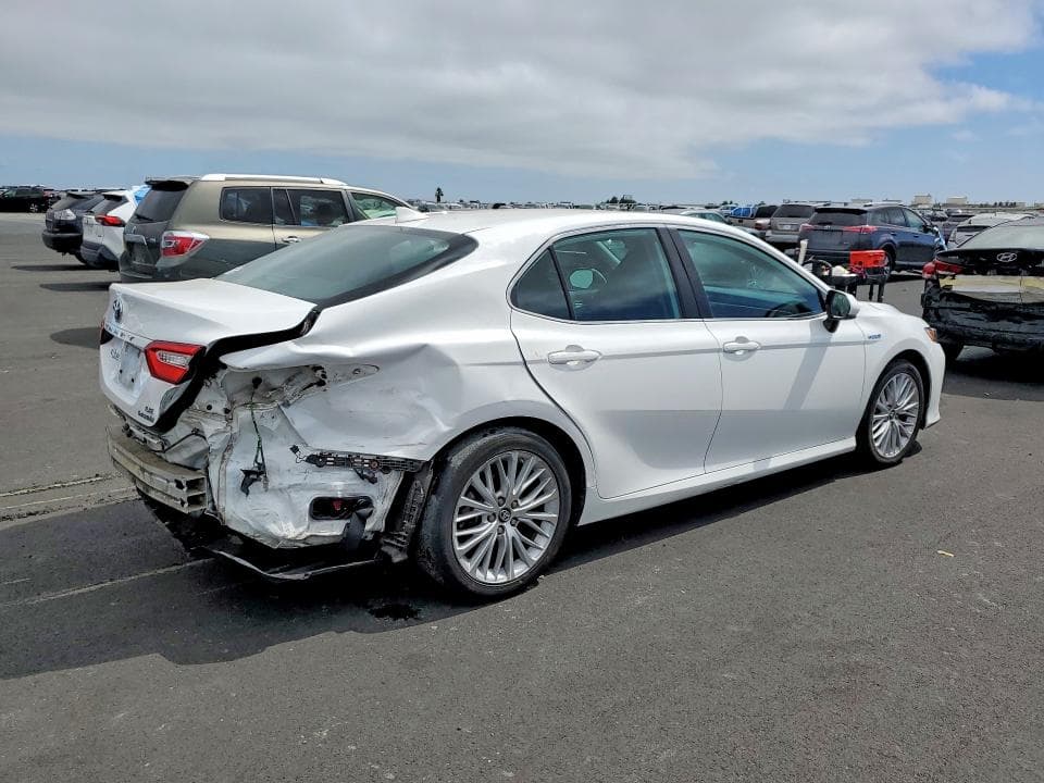 2020 TOYOTA CAMRY LE 3