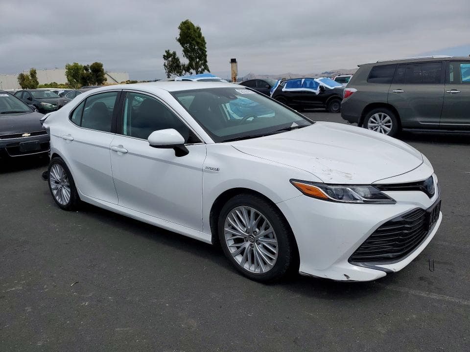 2020 TOYOTA CAMRY LE 4