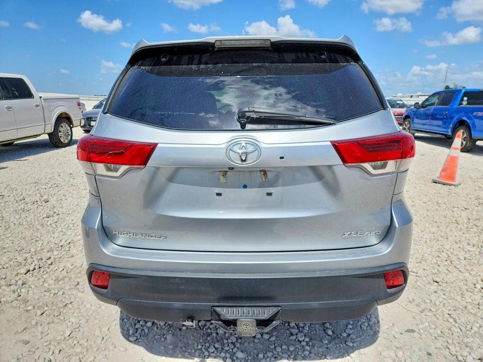 2018 TOYOTA HIGHLANDER XLE 6