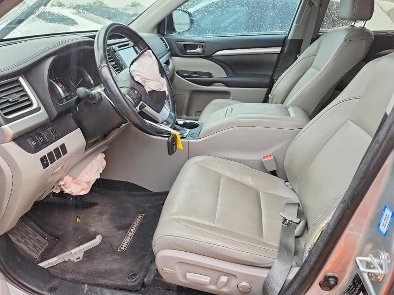 2018 TOYOTA HIGHLANDER XLE 7