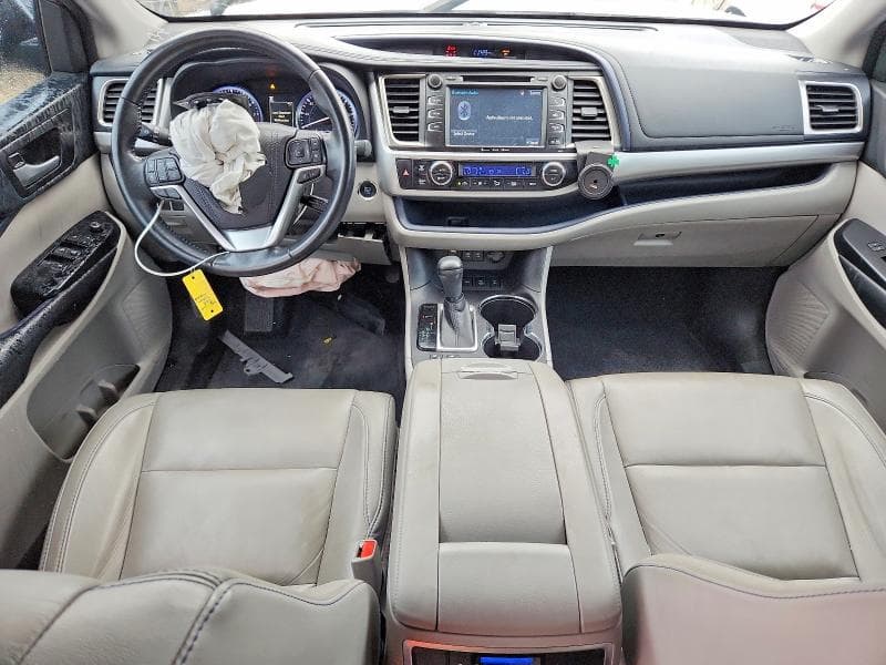 2018 TOYOTA HIGHLANDER XLE 8