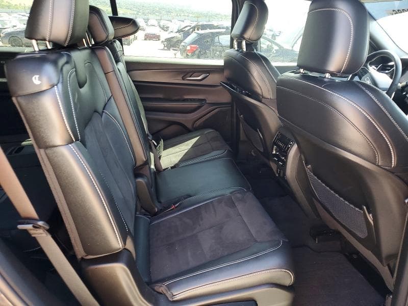 2024 JEEP GRAND CHEROKEE L LAREDO 10