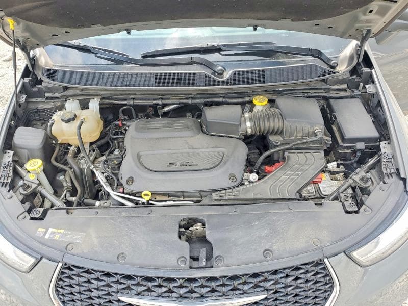 2022 CHRYSLER PACIFICA TOURING L 12