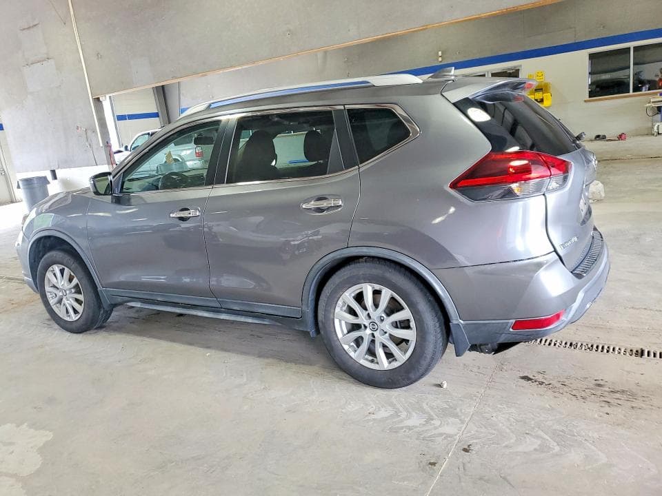 2018 NISSAN ROGUE SV 2
