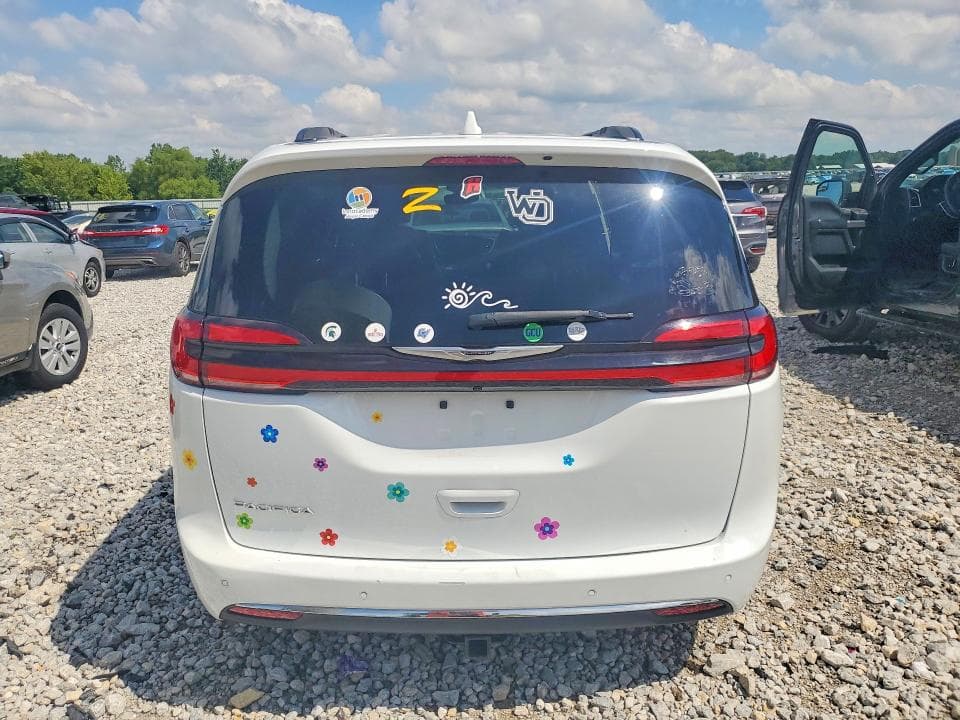 2022 CHRYSLER PACIFICA TOURING L 6