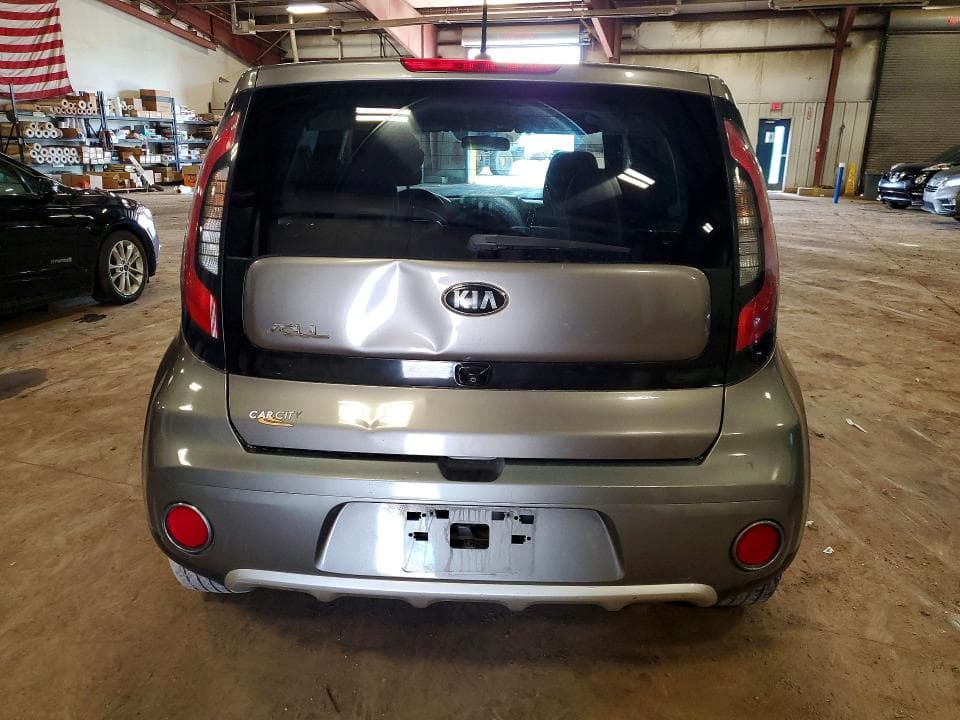 2018 KIA SOUL + 6