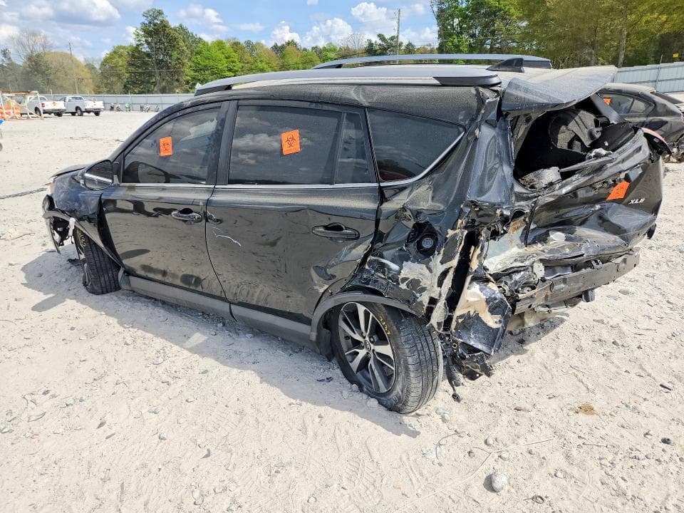 2018 TOYOTA RAV4 XLE 2