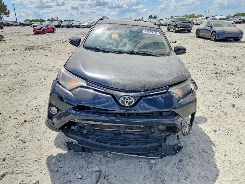 2018 TOYOTA RAV4 XLE 5